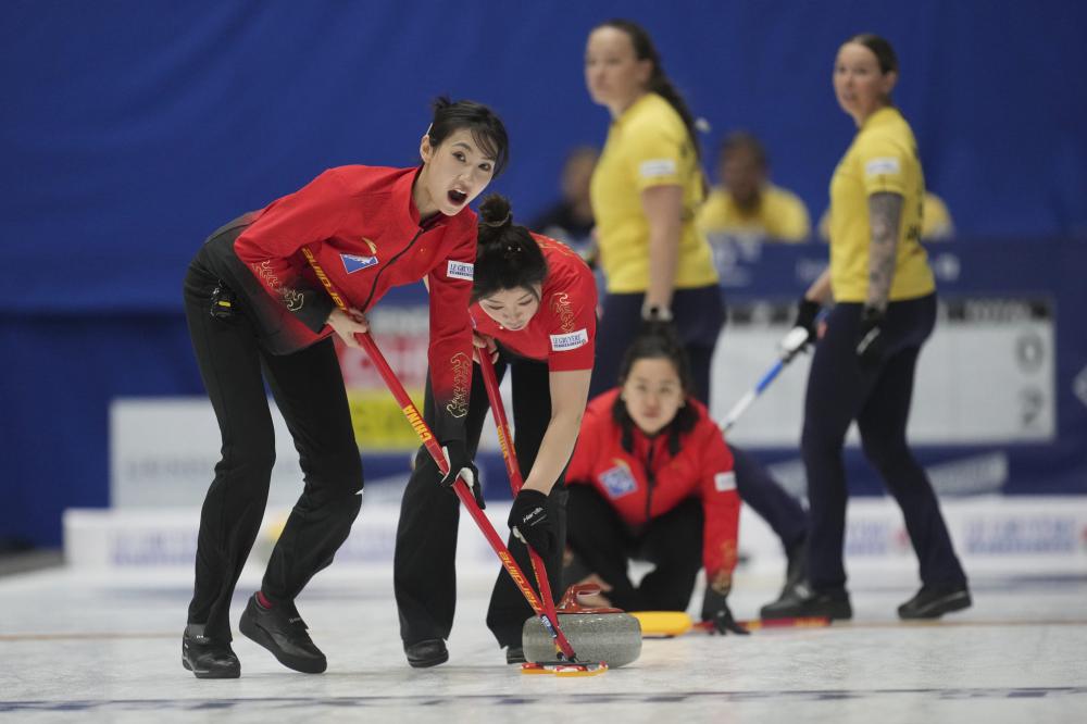 李玮洒成为首位获OPBF金腰带的中国女子拳手，多次在国际赛场取得胜利，正式转型为职业拳击选手。